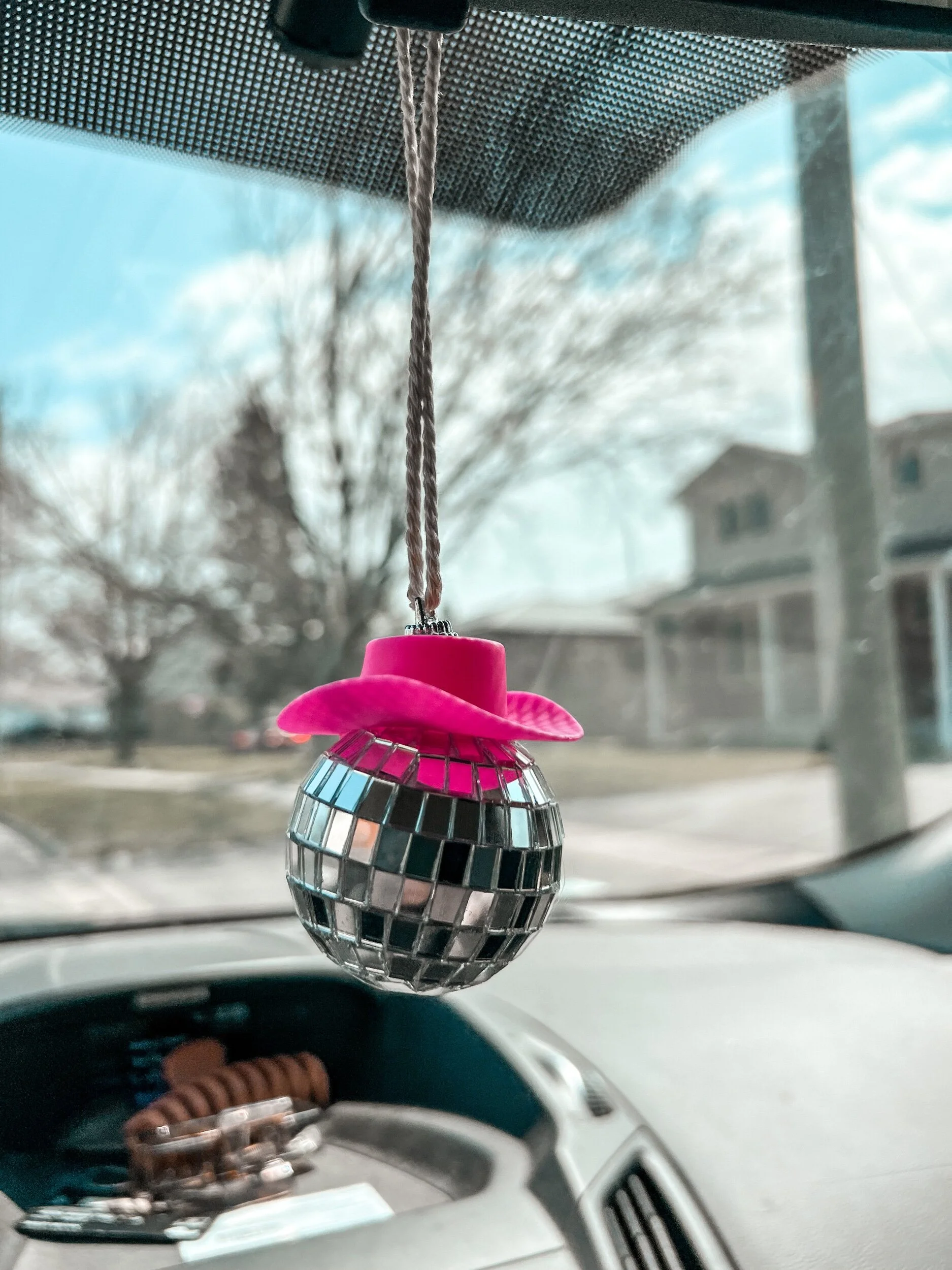 61CDD11D-0C49-4EAC-85AA-61598308DB4F