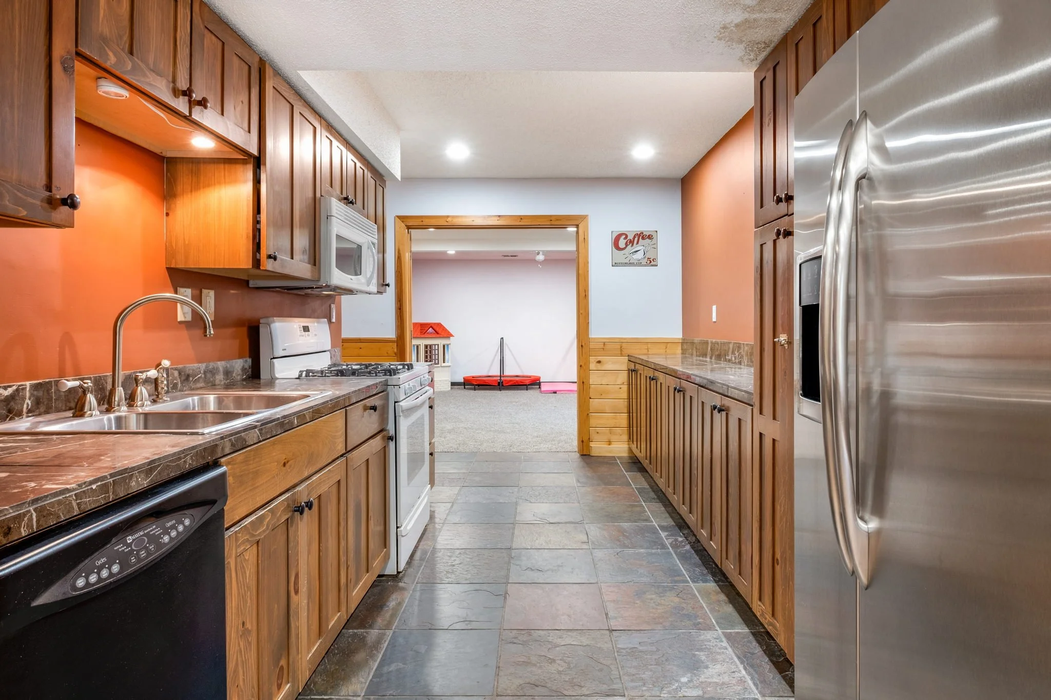 71-web-or-mls-9877 Bennett Pl-0071.jpg