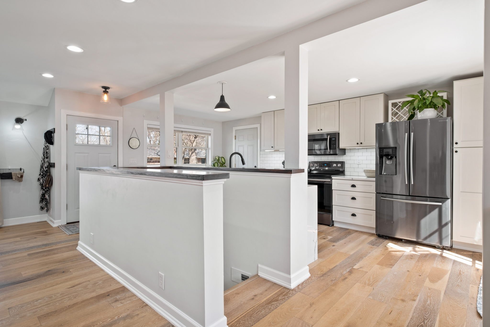 15-web-or-mls-2160 Windsor Way-0015.jpg