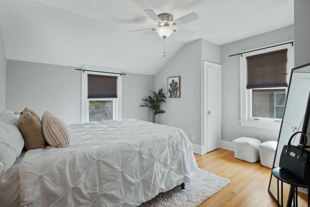 31-web-or-mls-4248 Columbus Ave-0031.jpg