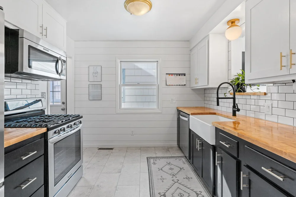 14-web-or-mls-5824 Logan Ave-14.jpg