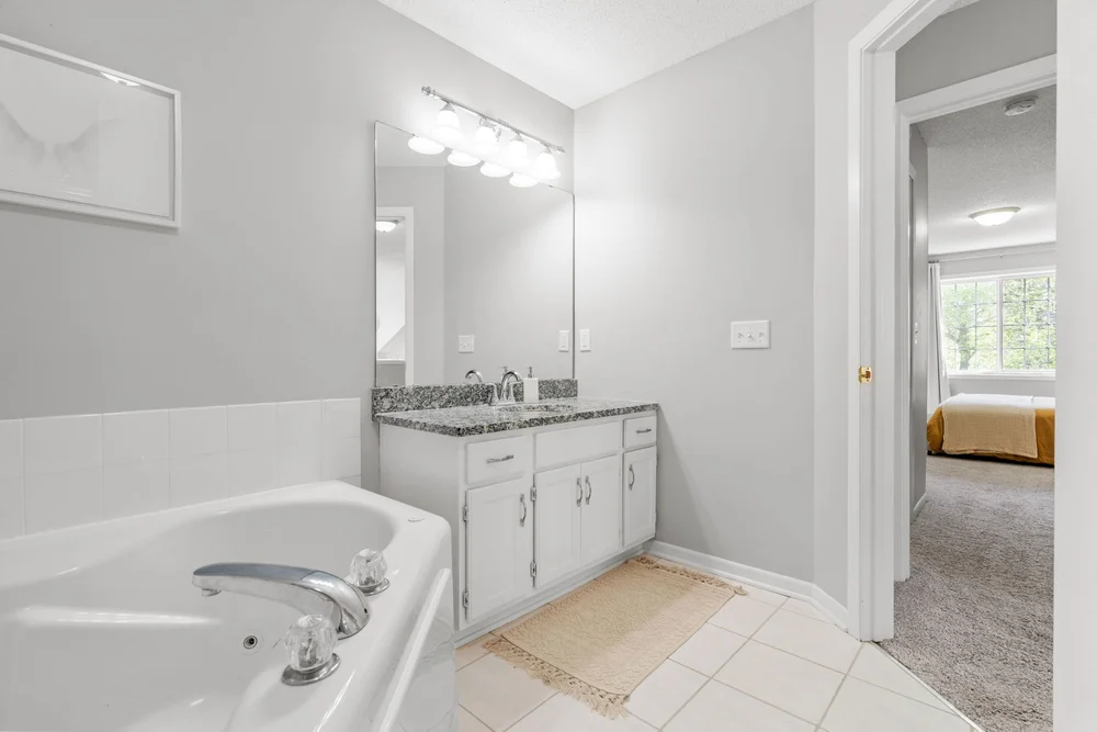 26-web-or-mls-8865 Branson Dr-26.jpg