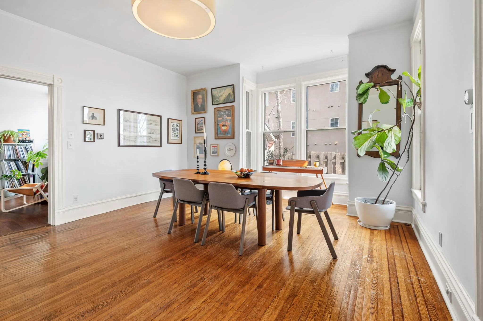 27-web-or-mls-318 W Franklin Ave-21.jpg