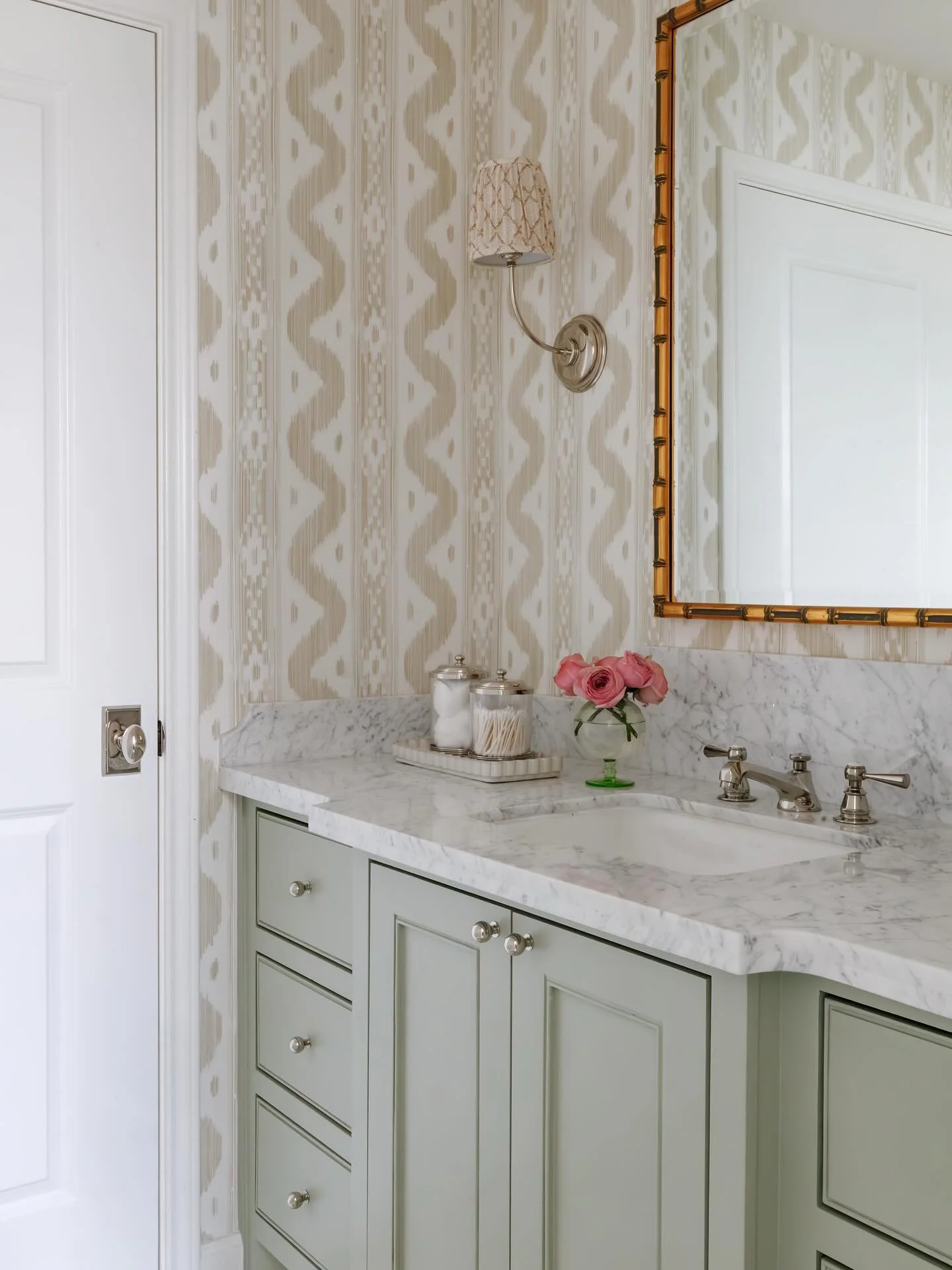 Put it in neutral 👡
.
.
.
.
Photography by @rachelalysemanning 
Design by @haddyhouseinteriors