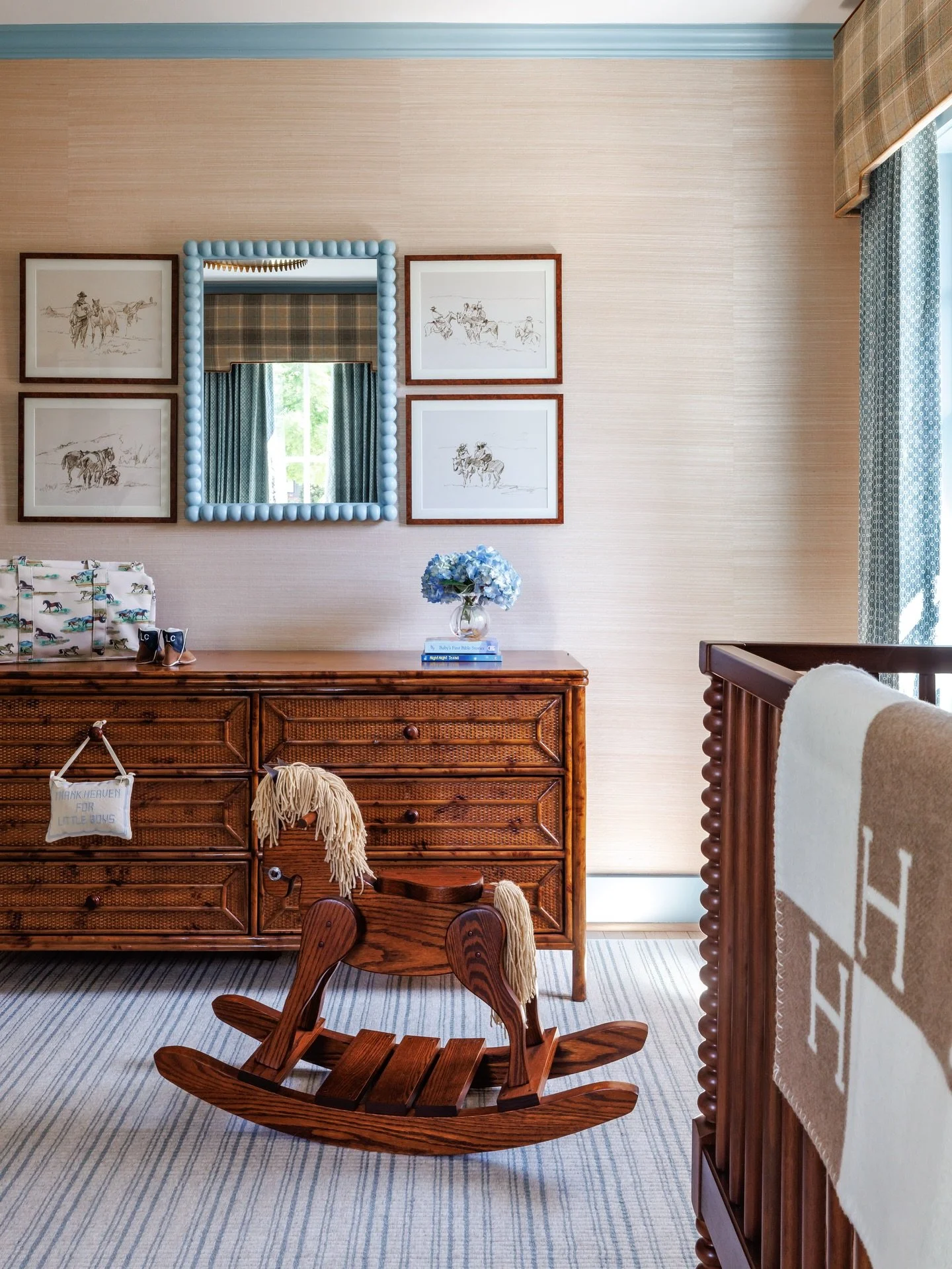 Neigh-sayers welcome 🐎
.
Photography: @rachelalysemanning 
#haddyhouseinteriors #nursery #traditionaldesign