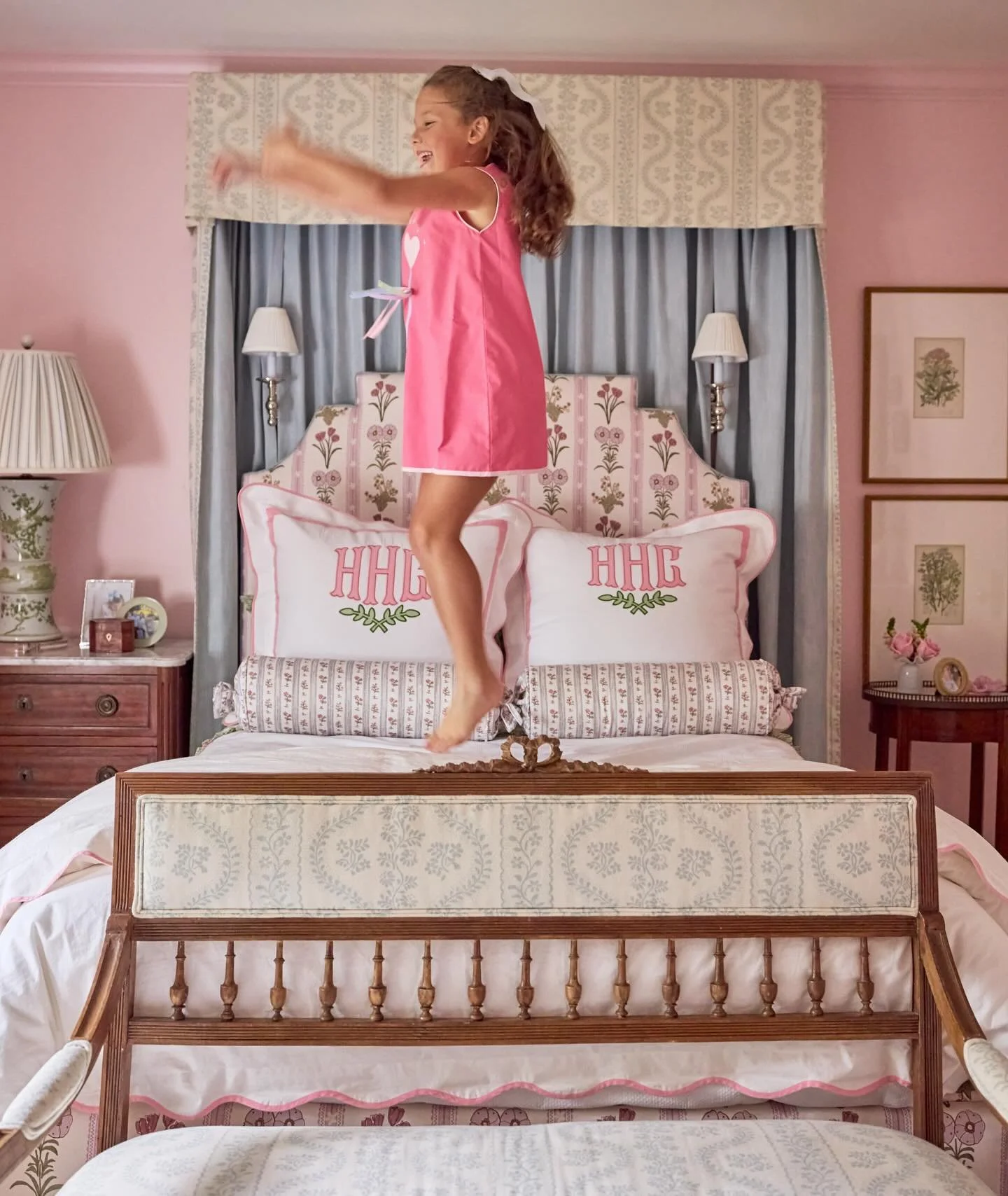 will the real haddy please stand up 👛
.
.
.
.
Photography @rachelalysemanning 
Design @haddyhouseinteriors