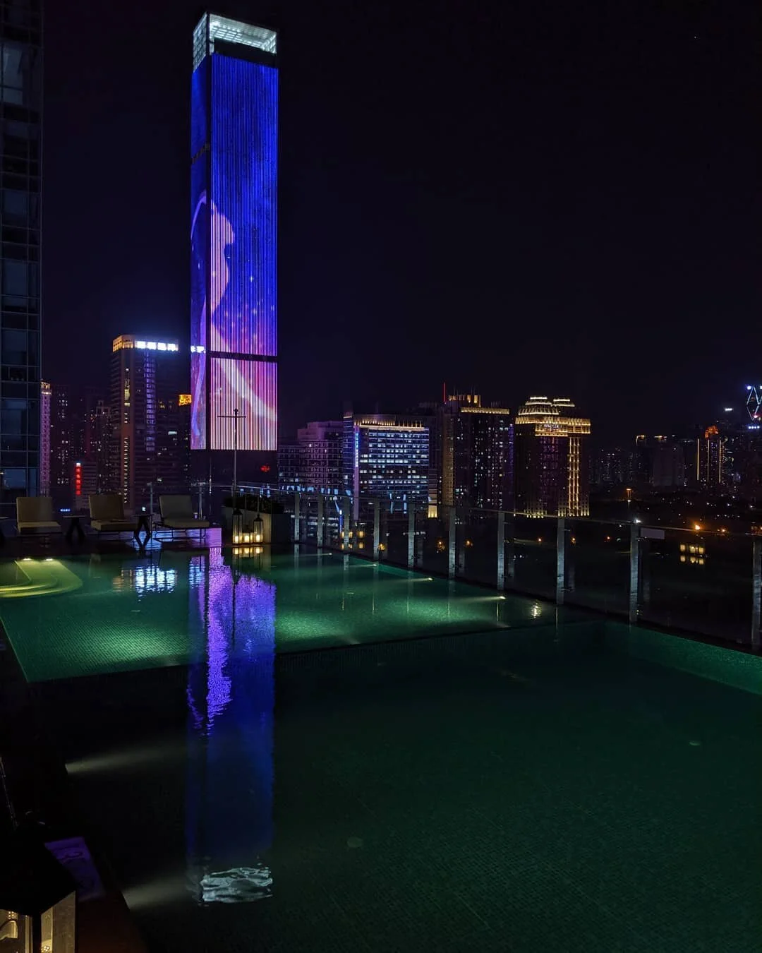 Yeah I'm still jet lagged and I haven't posted in forever so here's something to fill the gap &macr;\_(ツ)_/&macr;
.
.
.
.
.
.
.
.
.
.
.
#ShotOnPixel #PostedOniPhone #HateMeIDC #iunnorooftoporsomething #definitelynotaflex