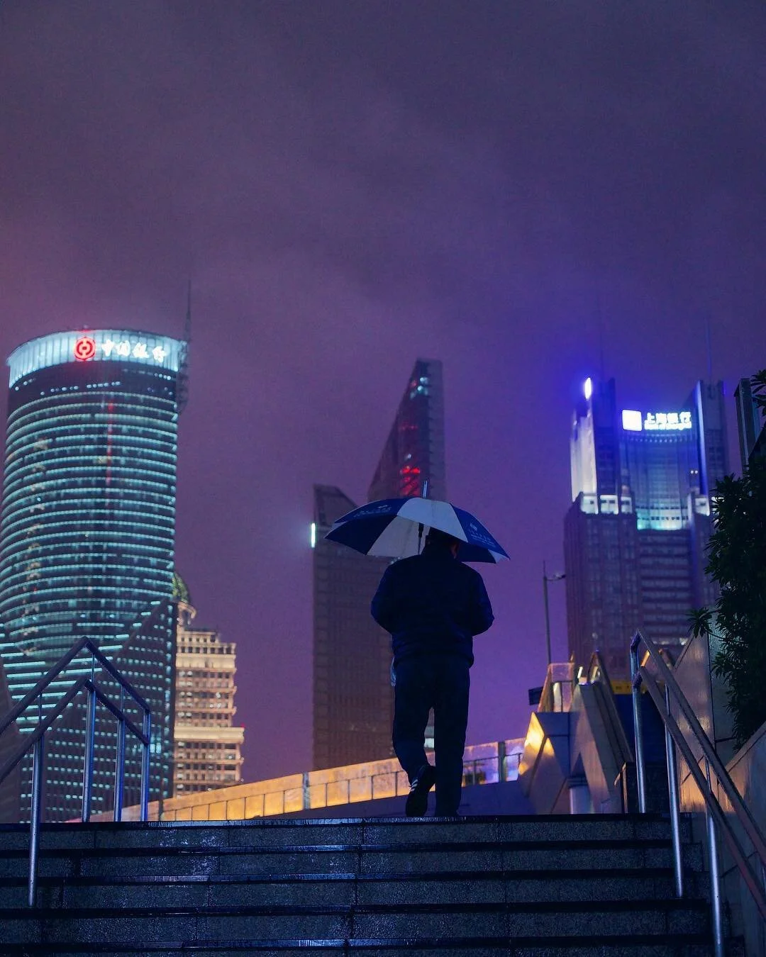 Oh hey it's me - I'm alive and totally not putting off studying 😬

I guess this pic is relevant to the weather we're having. Was scrolling through my VSCO and found it by accident&hellip; looks like I did the edit but never posted nearly 7 months ag