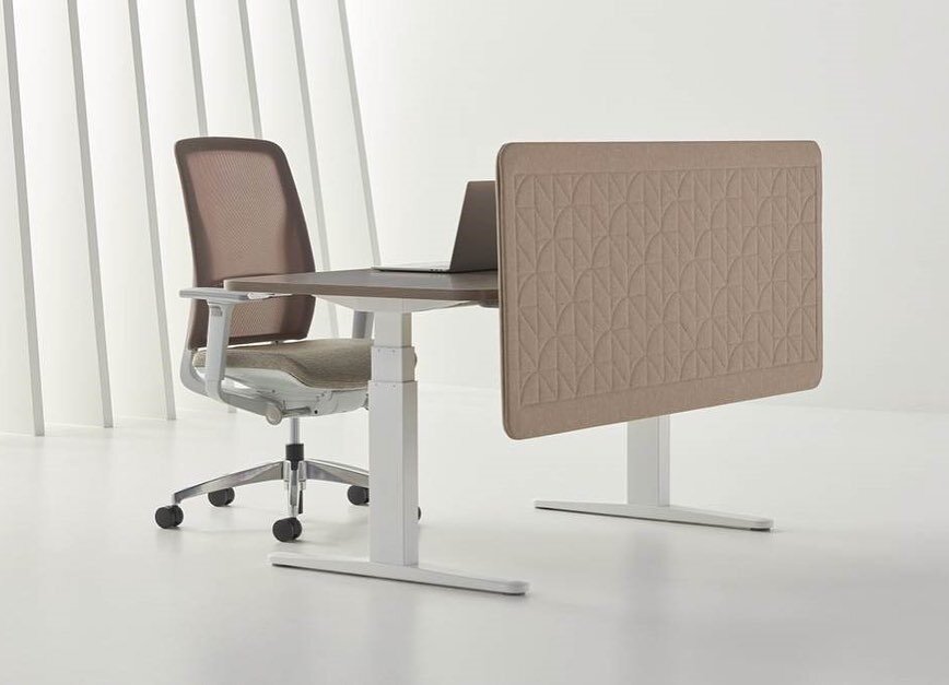 Teknion Tuesday! 🤗 The Infinity Screens add expression and an overall feeling of wellbeing in the workplace. You can choose from 22 fabrics options, and they can be added &amp; adapted to several of Teknion&rsquo;s work systems. #letculturethrive #w