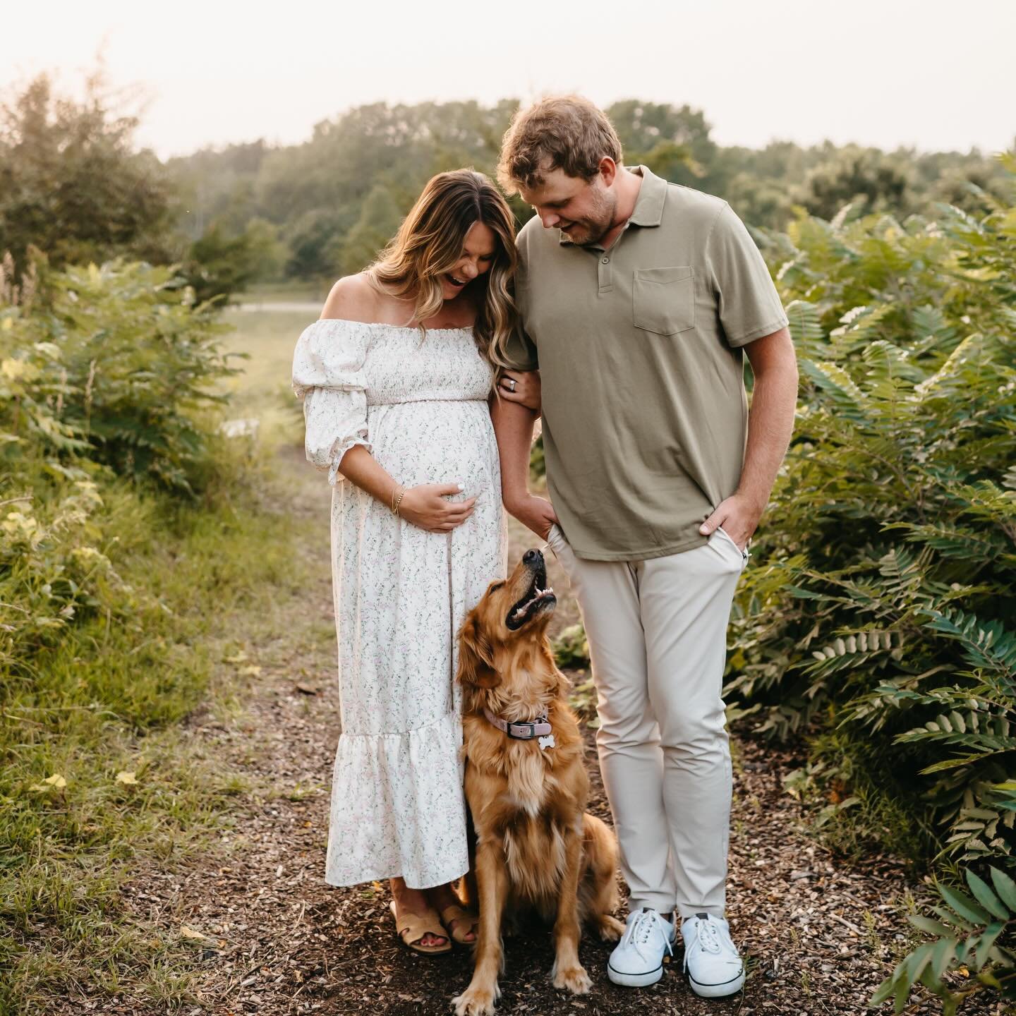 Maternity photos with your fur baby just hit different 🥹🤍 The way they just know that things are going to be changing soon but not entirely sure how and when they officially do they&rsquo;re always by your side through the sleepless nights, couch f