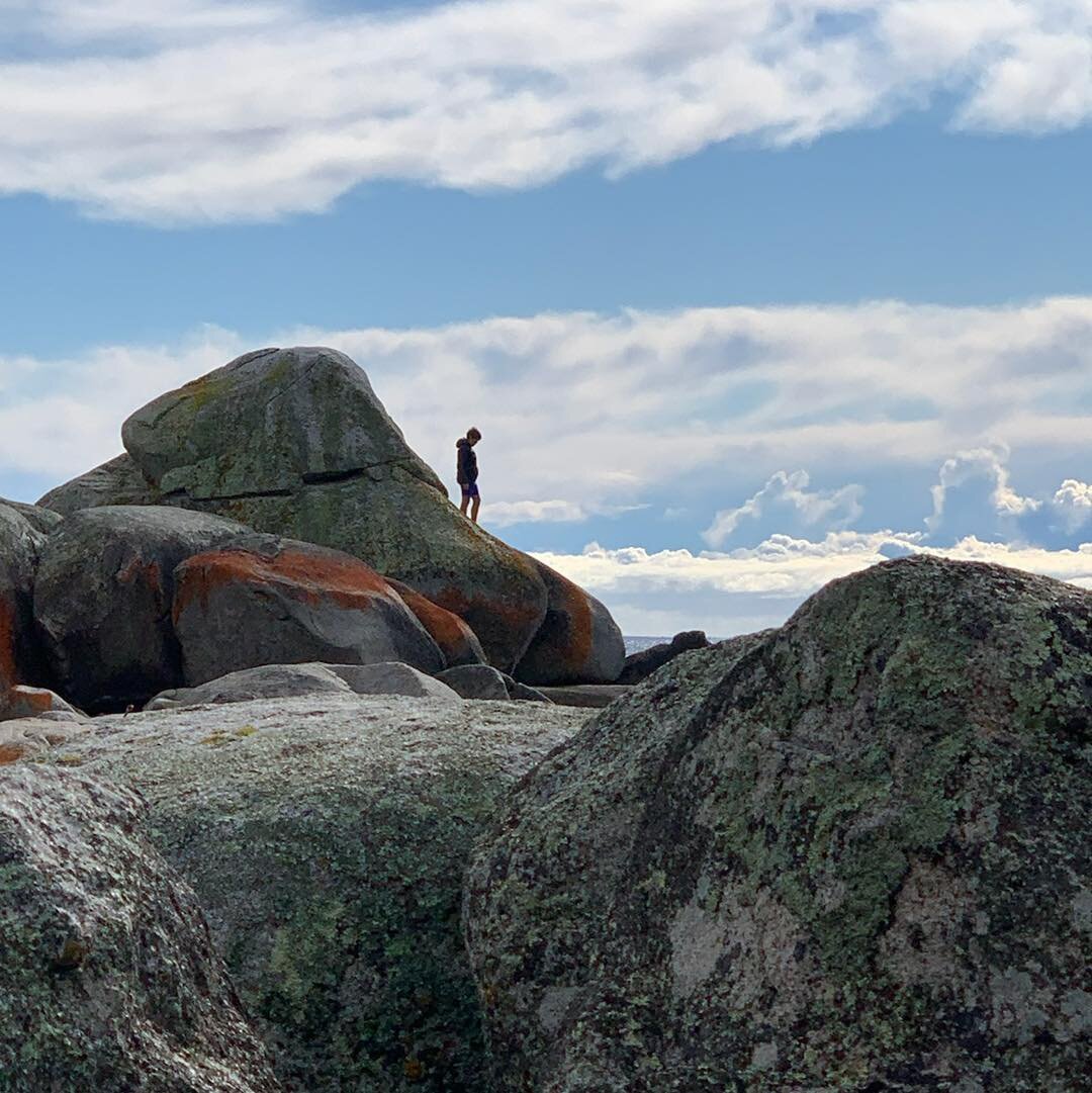 The East Coast of Tasmania is one of the most spectacular places on earth. These big rocks at #BinalongBay are like natures playground as you follow the sea line around from that glorious white beach. There are plenty of fabulous wineries peppered al