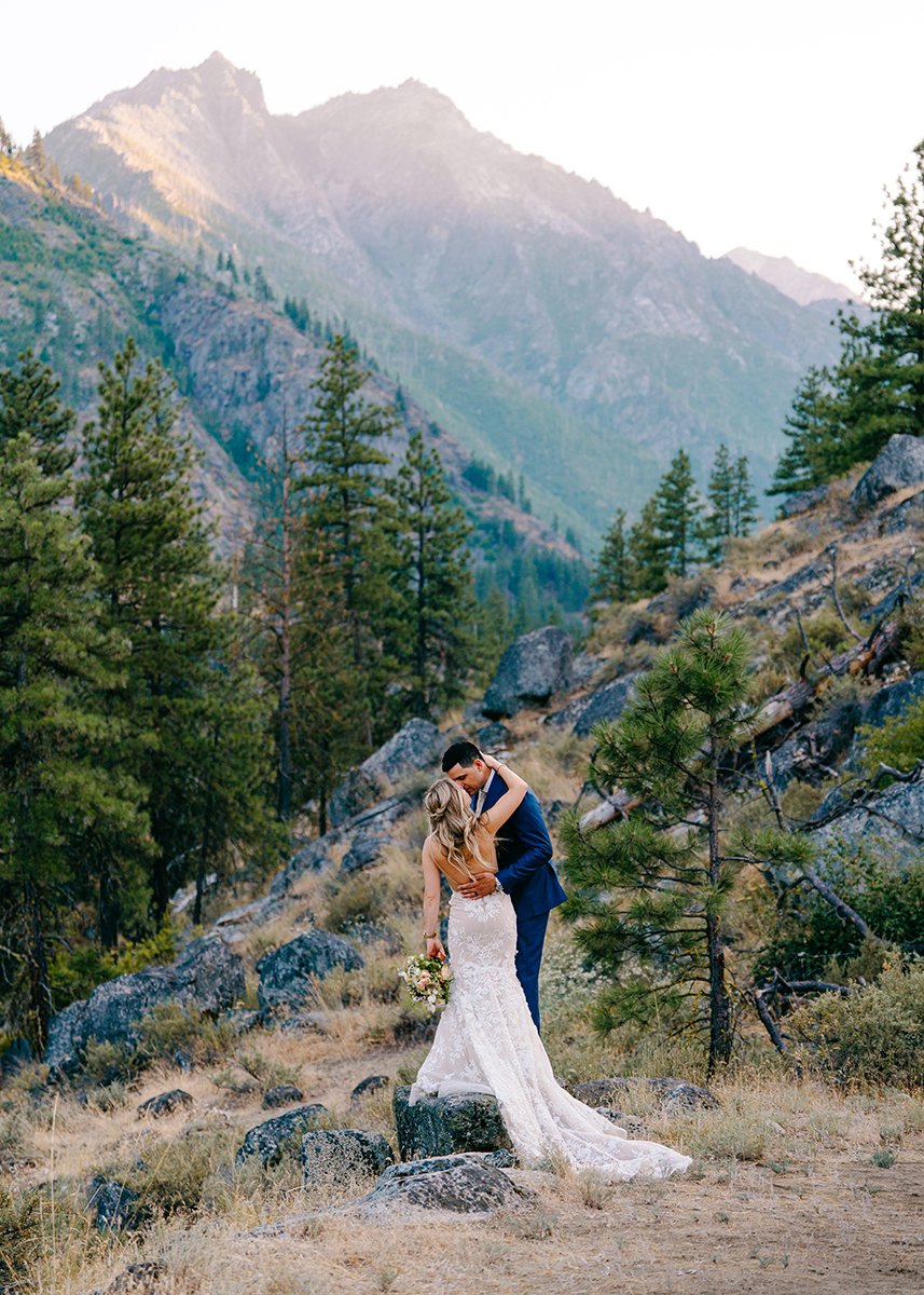 intimate Leavenworth wedding