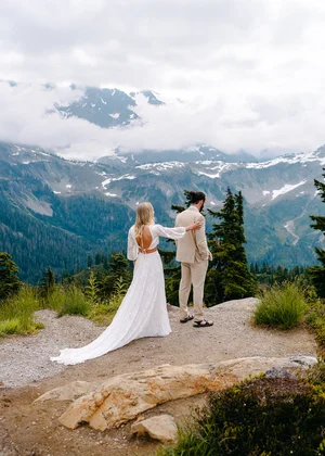 Elope Meaning and Definition | 2025 - Running Wild Studio