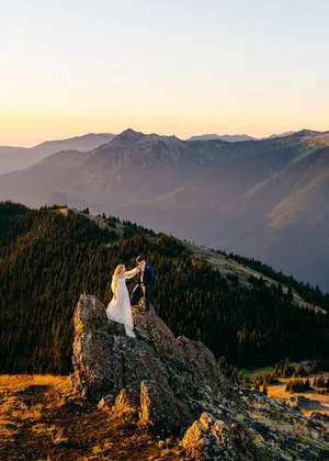 Elope Meaning and Definition | 2025 - Running Wild Studio