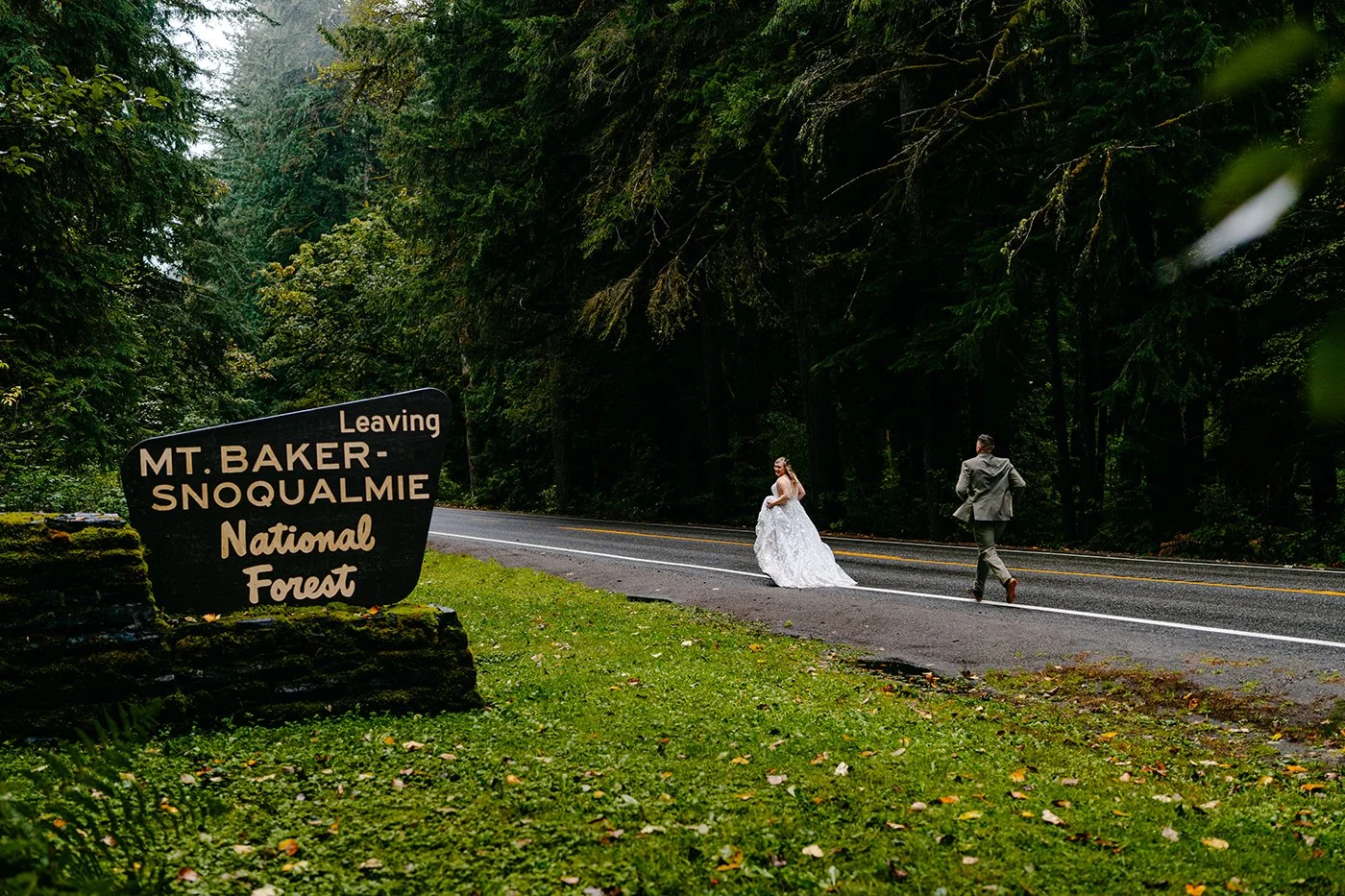 mount baker wilderness sign at artist point