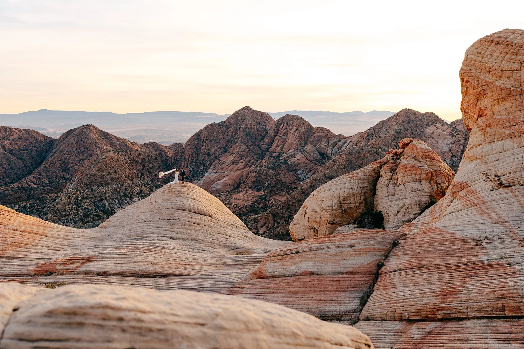 couple eloping in the desert in Utah