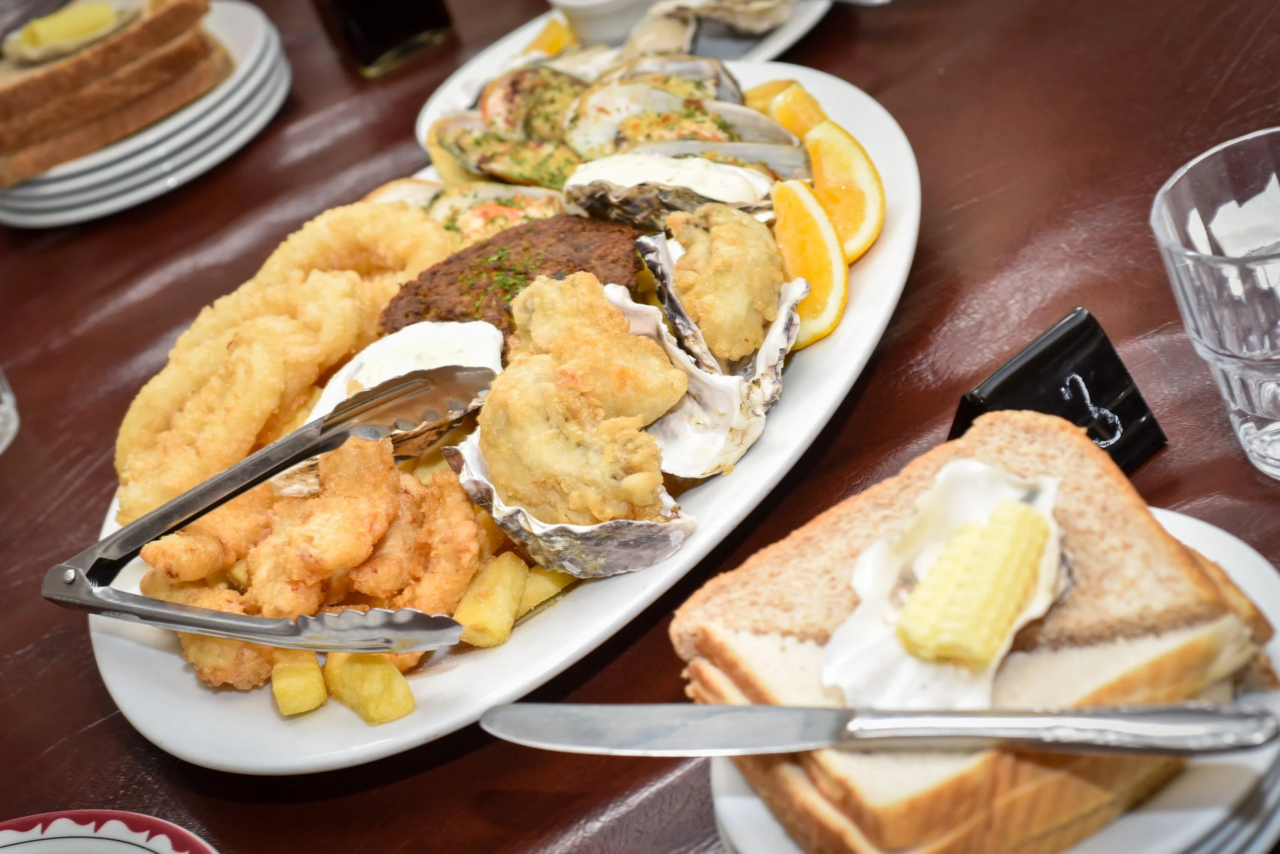 The Eat Drink Dunedin New Zealand Food Tour includes fresh New Zealand seafood such as green lipped mussels, oysters and paua from the cold waters of the Southern Ocean.