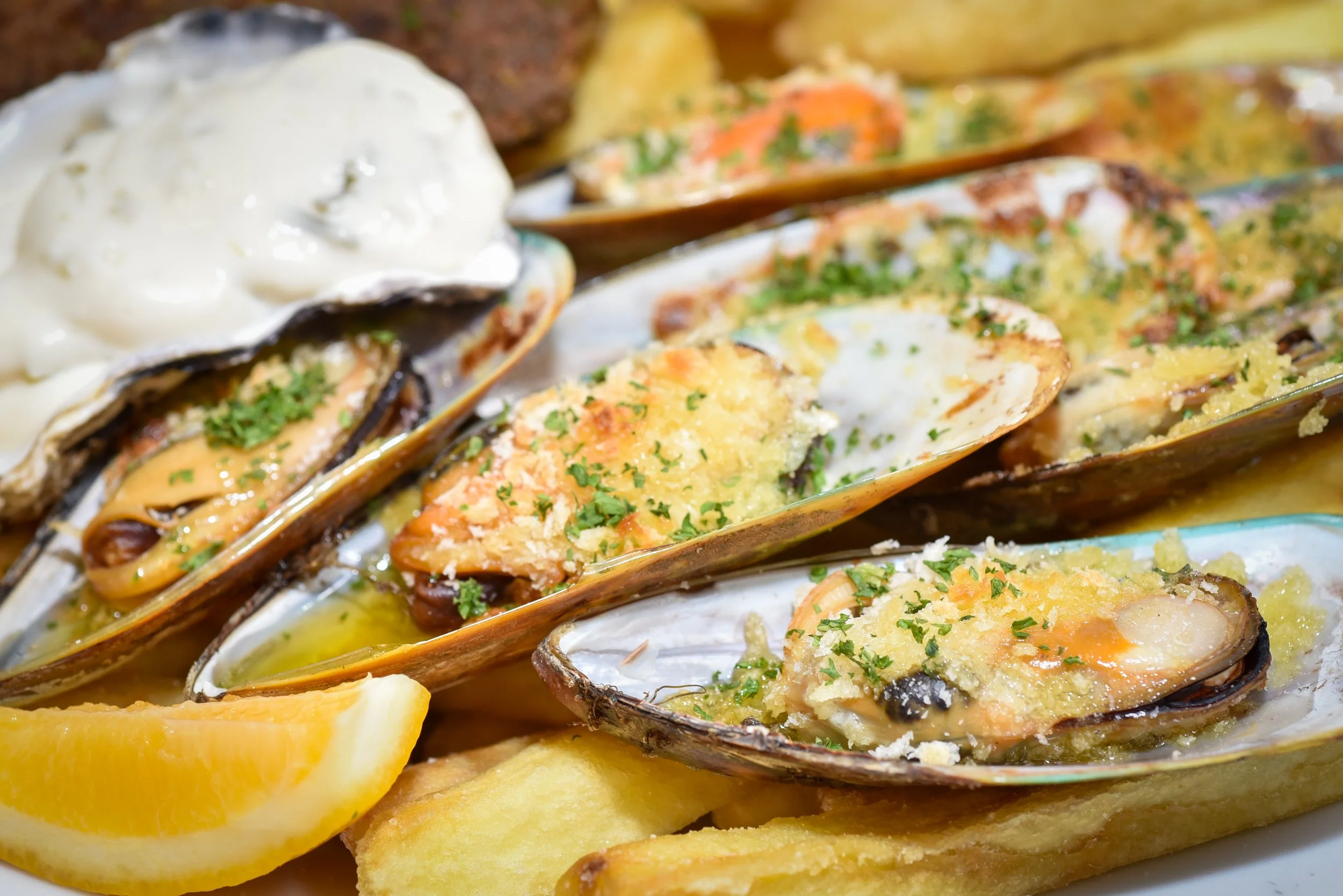 The Eat Drink Dunedin New Zealand Food Tour includes fresh New Zealand seafood.