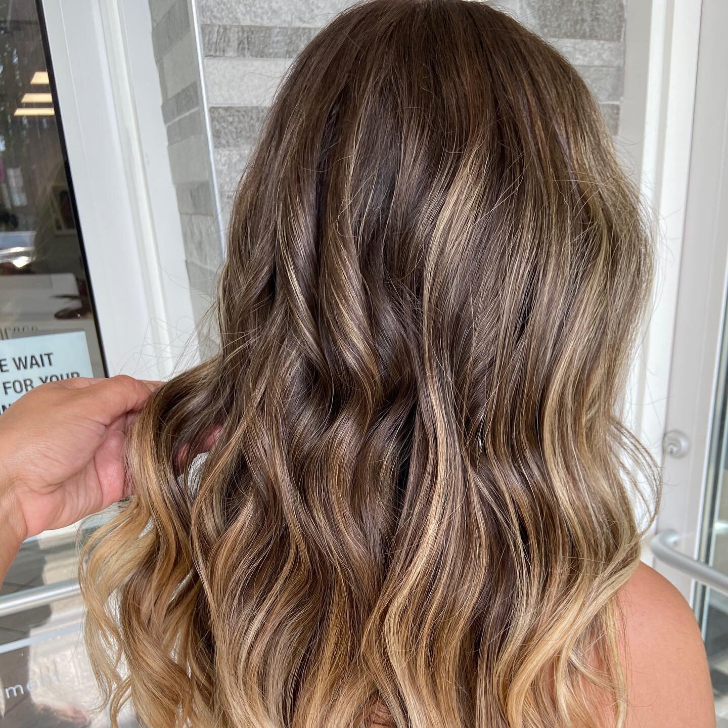 #hairgoals ! 
I am LOVING  this gorgeous honey blonde ! 
What color are going for this summer ?