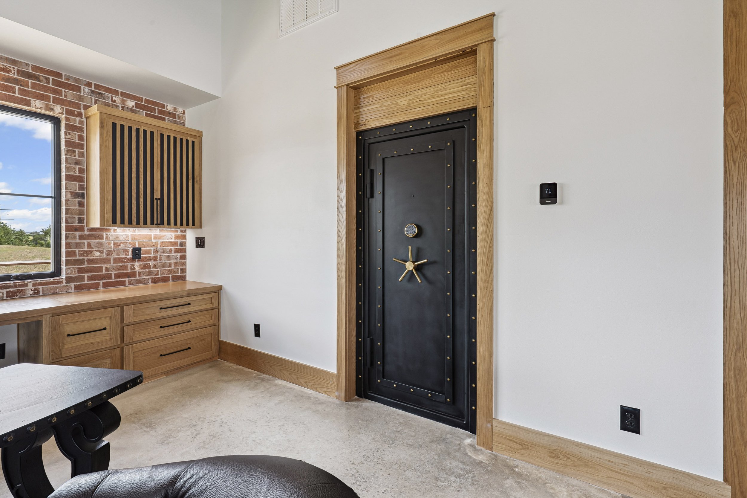 2999 royal st-95.jpg