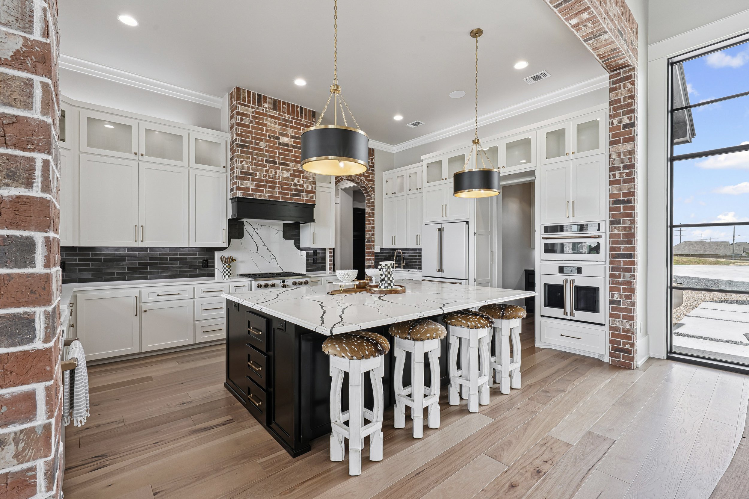 2999 royal st-38.jpg