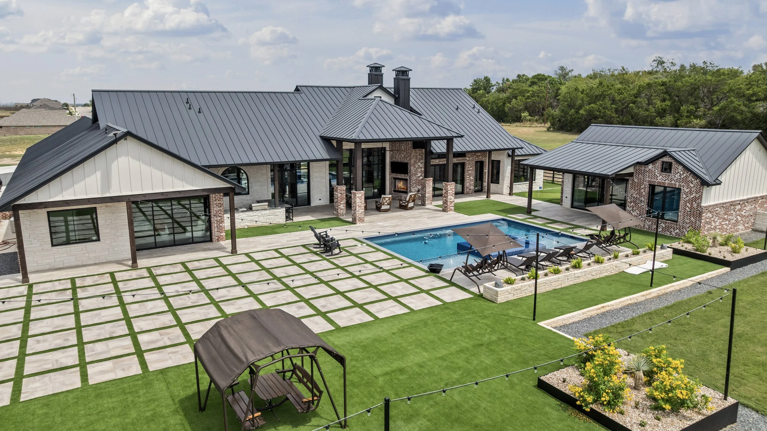 2999 Royal St (Backyard)-29.jpg