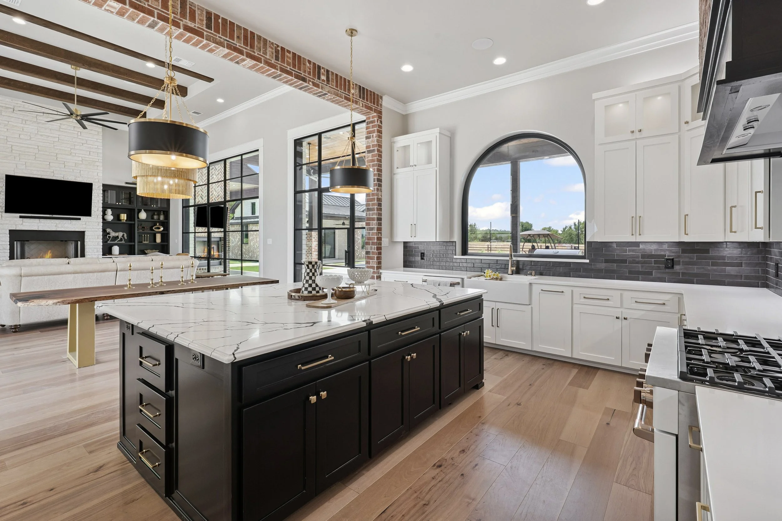2999 royal st-47.jpg