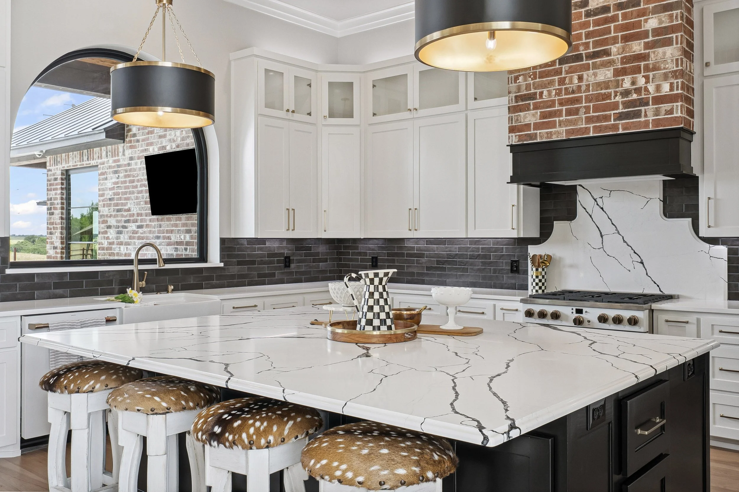 2999 royal st-34.jpg