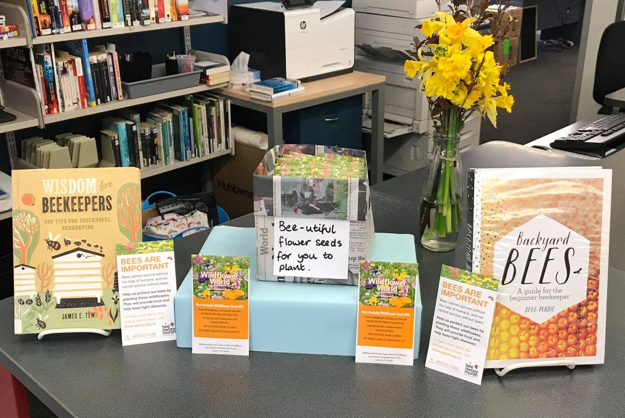 #beeaheroNZ Make a display on bees