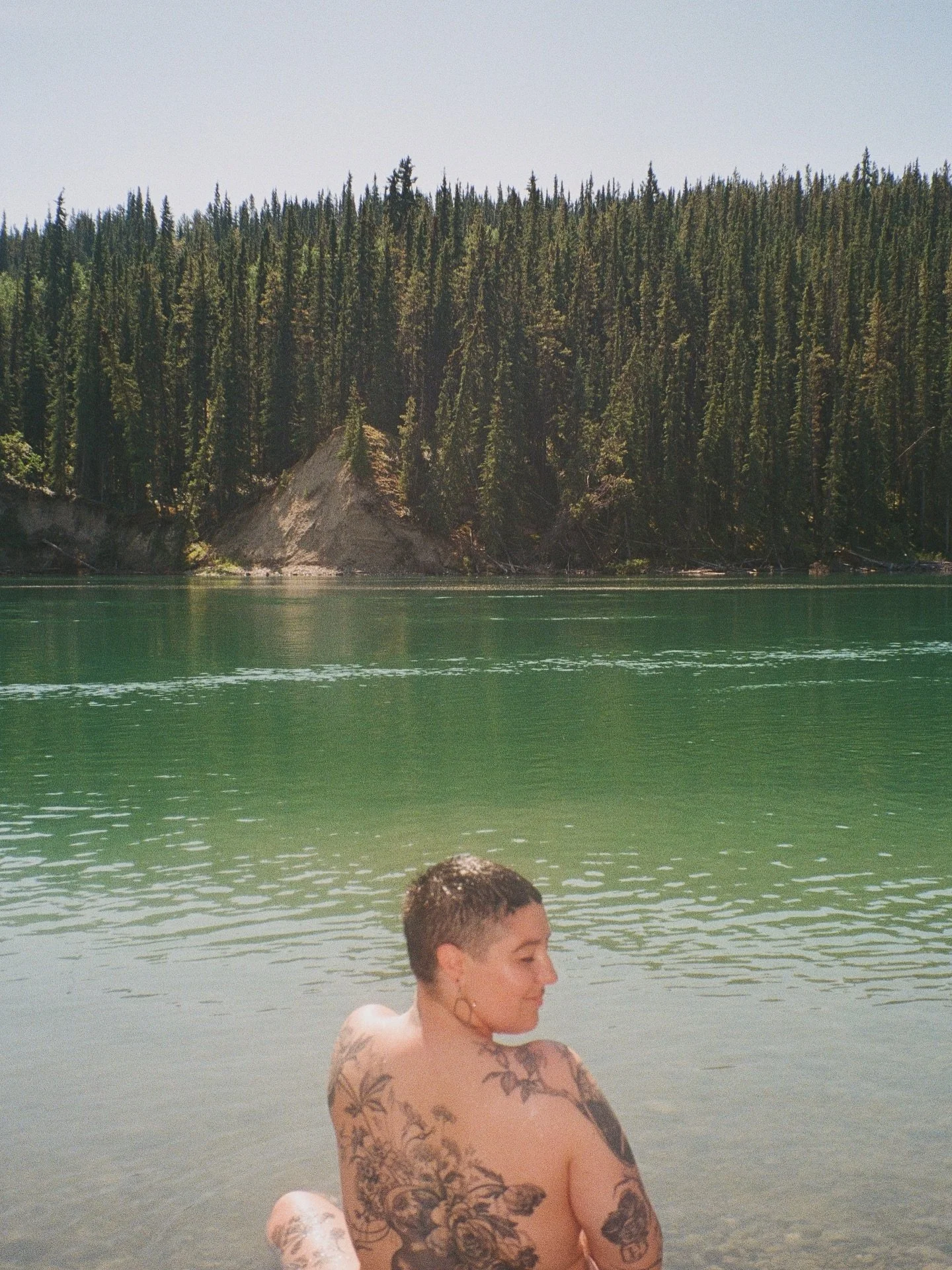 boreal summer and I&rsquo;m in the river river river

healed back piece on me by @scrubjae 

&bull;

#35mm #filmPhotography #FilmPortait #HealedTattoo #HealedTattoos
