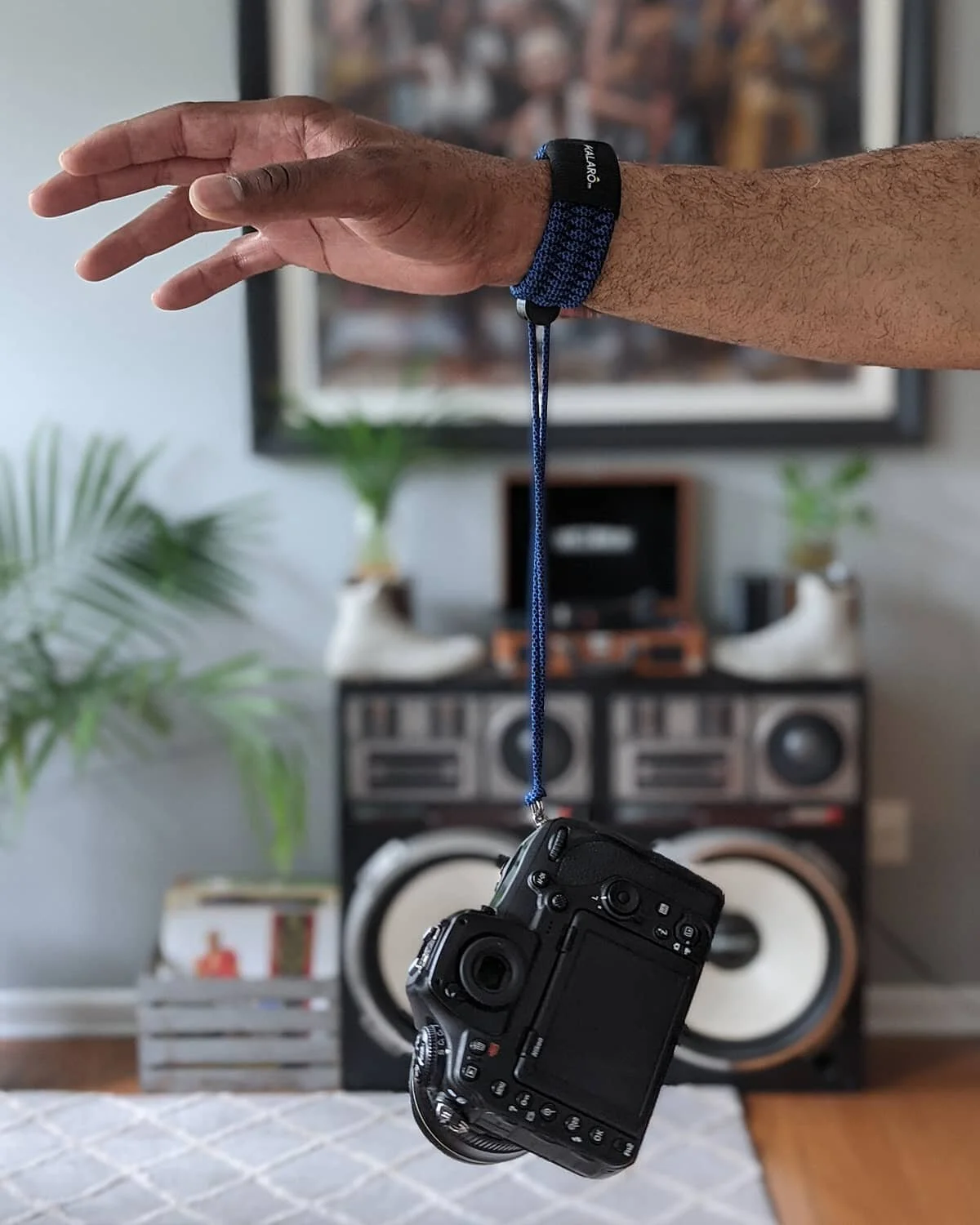Get a grip 💪🙂...
.
.
.
#YoKALARO #KALAROgear
#KALAROsentinel
#wriststraps
#camerastrap #cameraaccessories #photogear #essentialgear #colorway