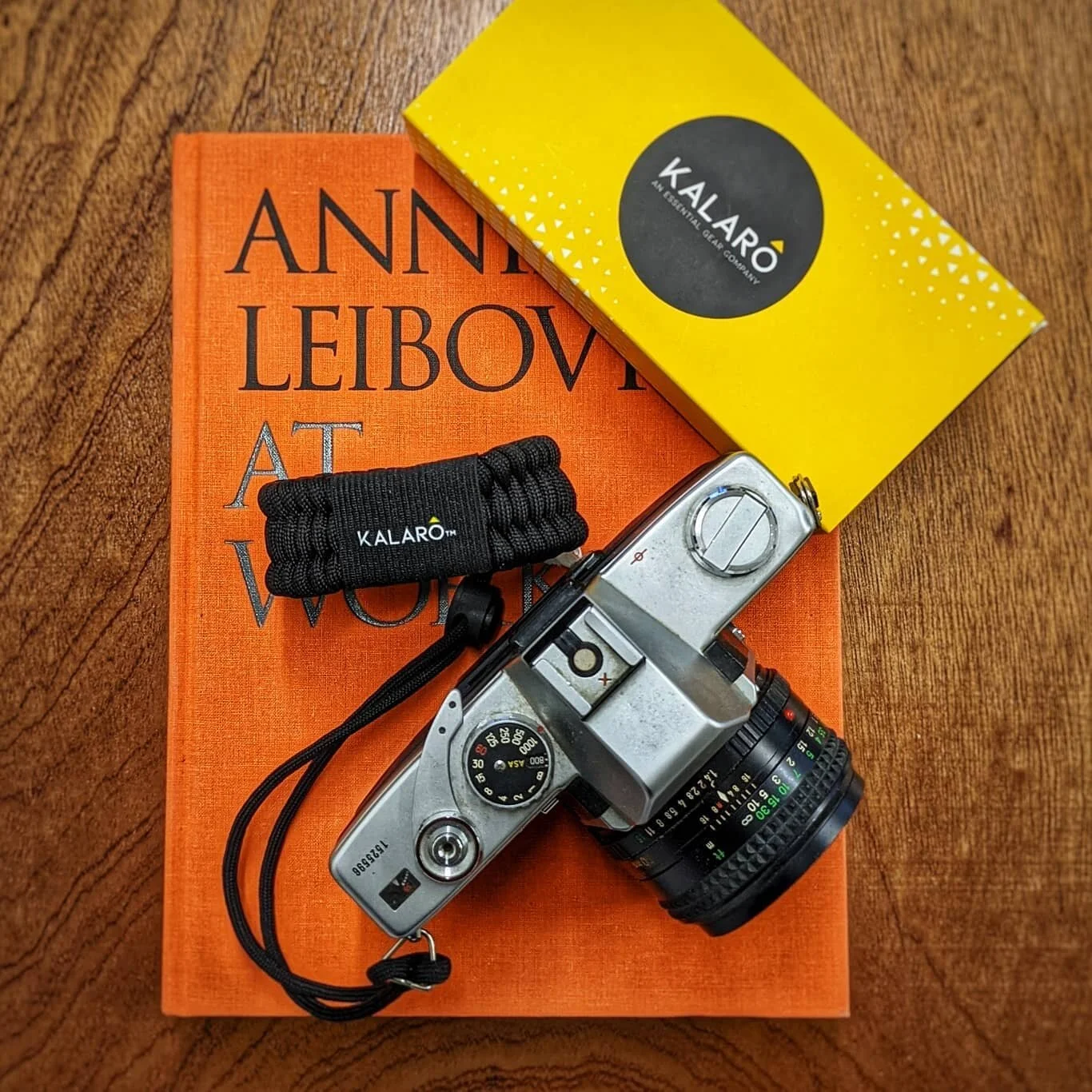 Tuesday inspiration @annieleibovitz 
@kalarogear #YoKALARO ...
.
.
.
#KALAROsentinel #KALAROgear #wriststraps #camerastrap #photogear #essentialgear #multipurpose #camera #photoaccessories #photographylover