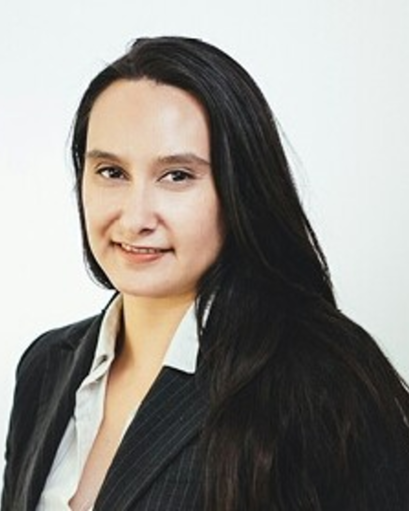 Tamara Howard - Headshot.png