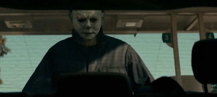 Michael Myers with mask in Halloween 2018