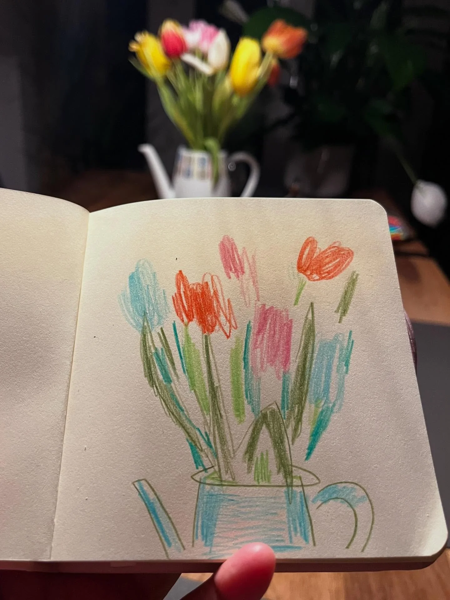 Schnell die Tulpen zeichnen, bevor sie komplett verwelken.