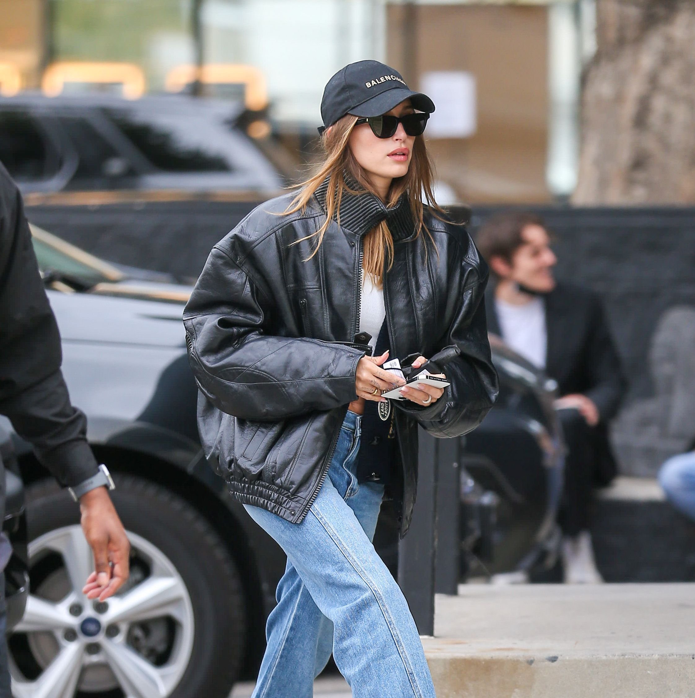 Hailey Bieber Is Effortlessly Chic in a Slouchy Holiday Shopping Look.jpg