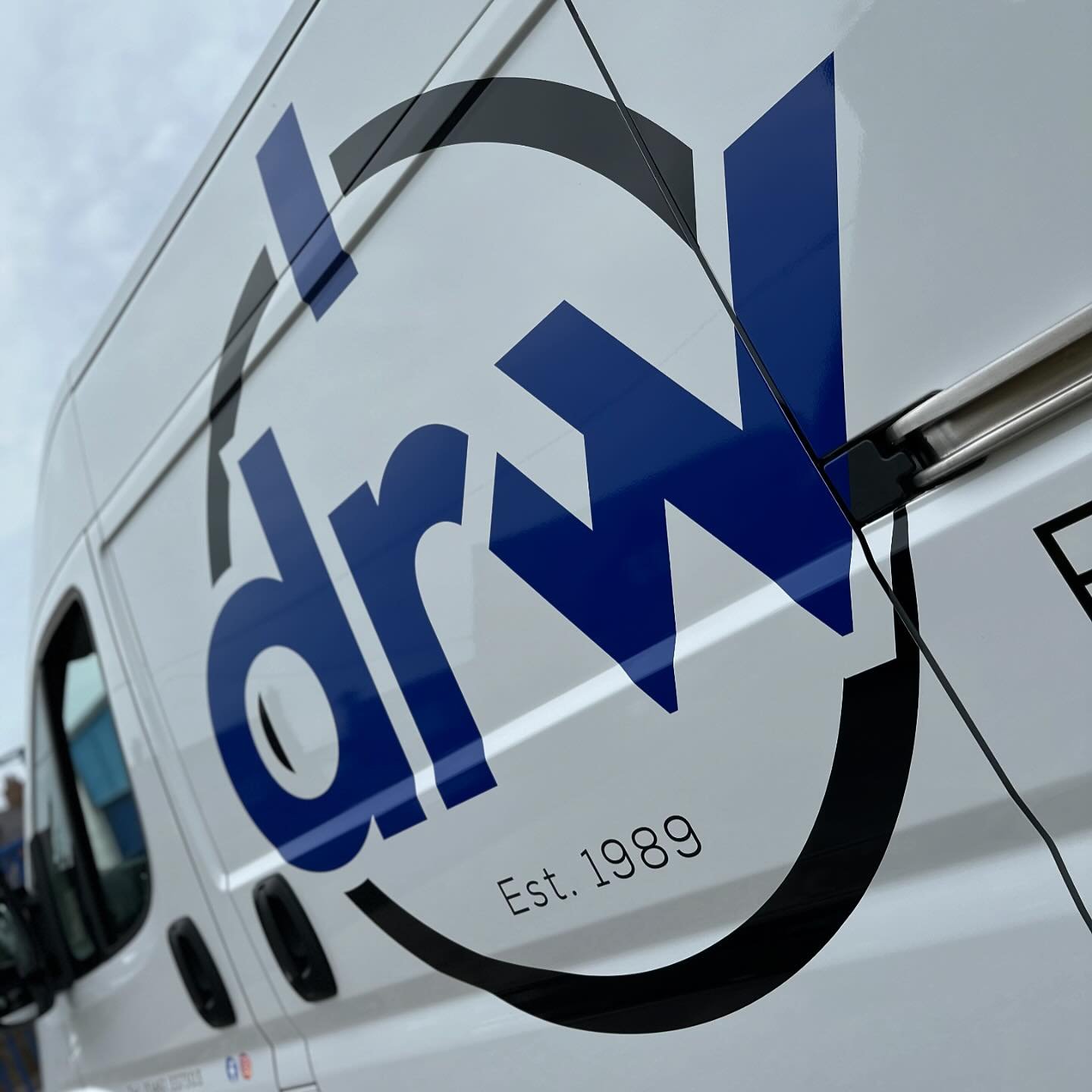@drw_elec_group van we done recently for their Roofing Division

🔸 Graphic Design
🔸 Vehicle Branding / Sign Writing
🔸 Embroidered and DTF Workwear
🔸 Signage
🔸 Personalised gifts and items

#signage #embroidered #signmaker #carlisle #annan #dumfr