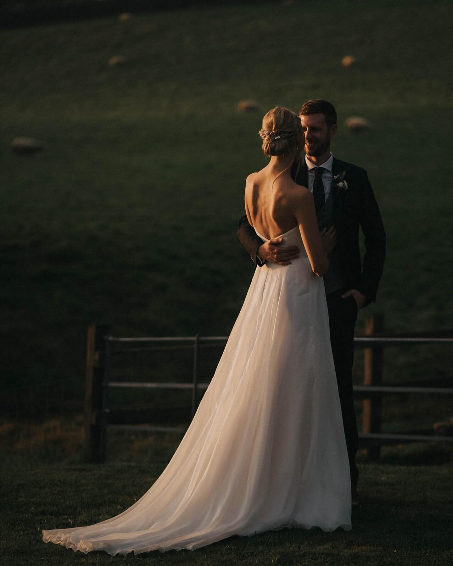Very much looking forward to my first wedding of the year in May at @theoakbarnff 🙌🏻 a throwback to this beautiful evening with @wfullerphotography 😍