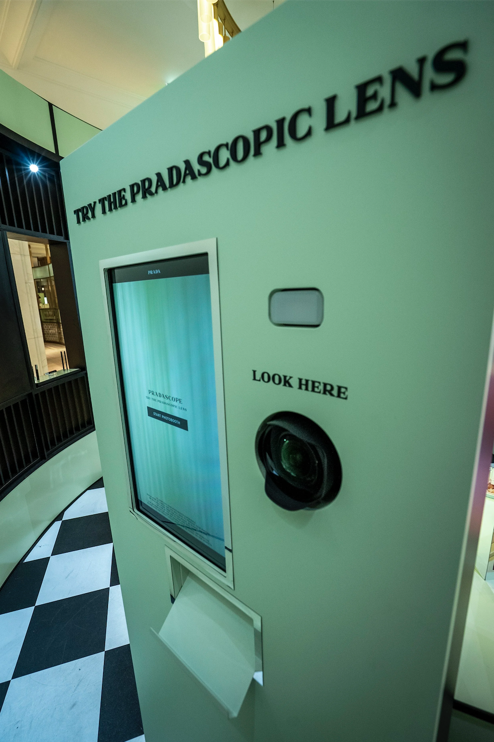 Pradascope photobooth.png