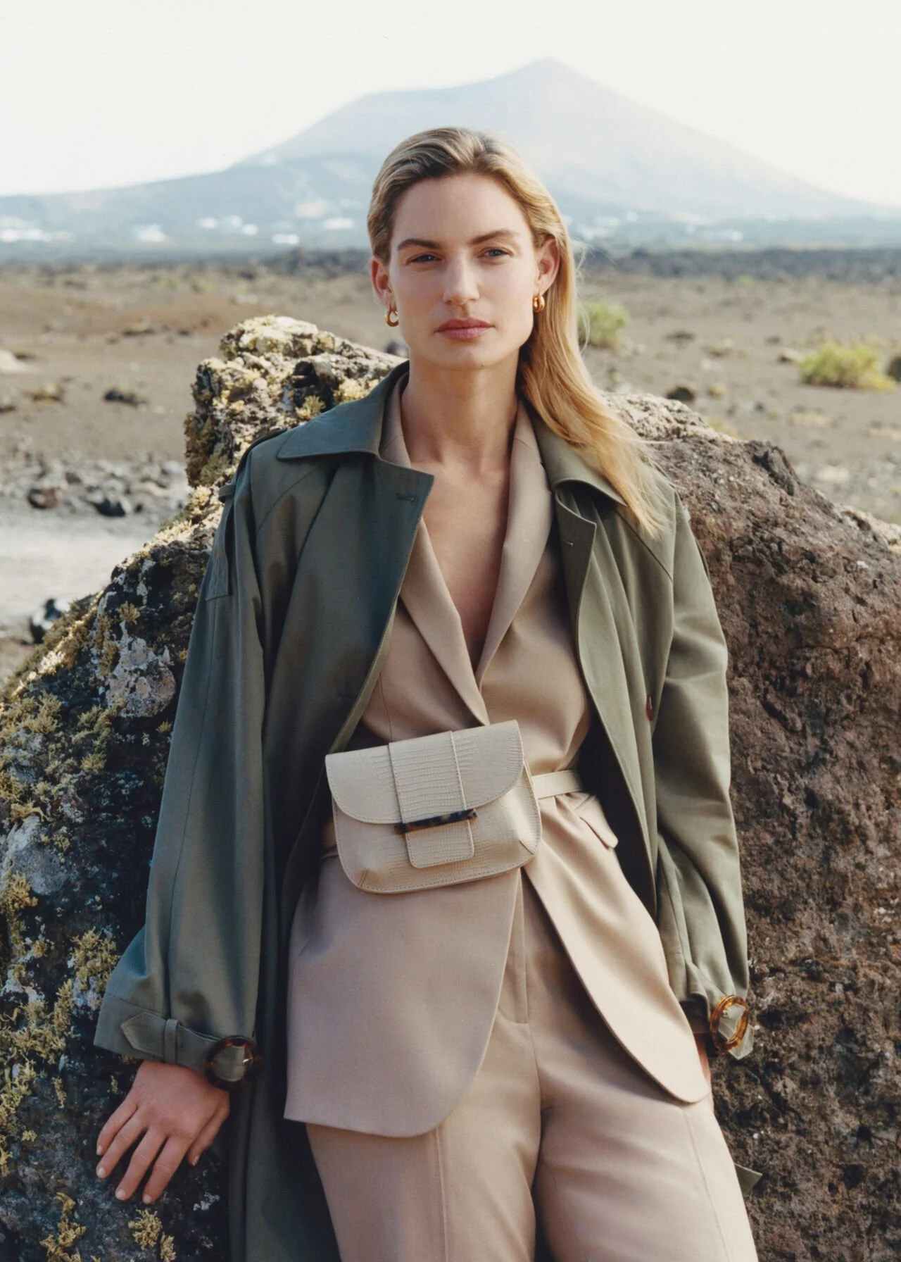 7 trenchcoats, sweatshirts &amp; Jeans