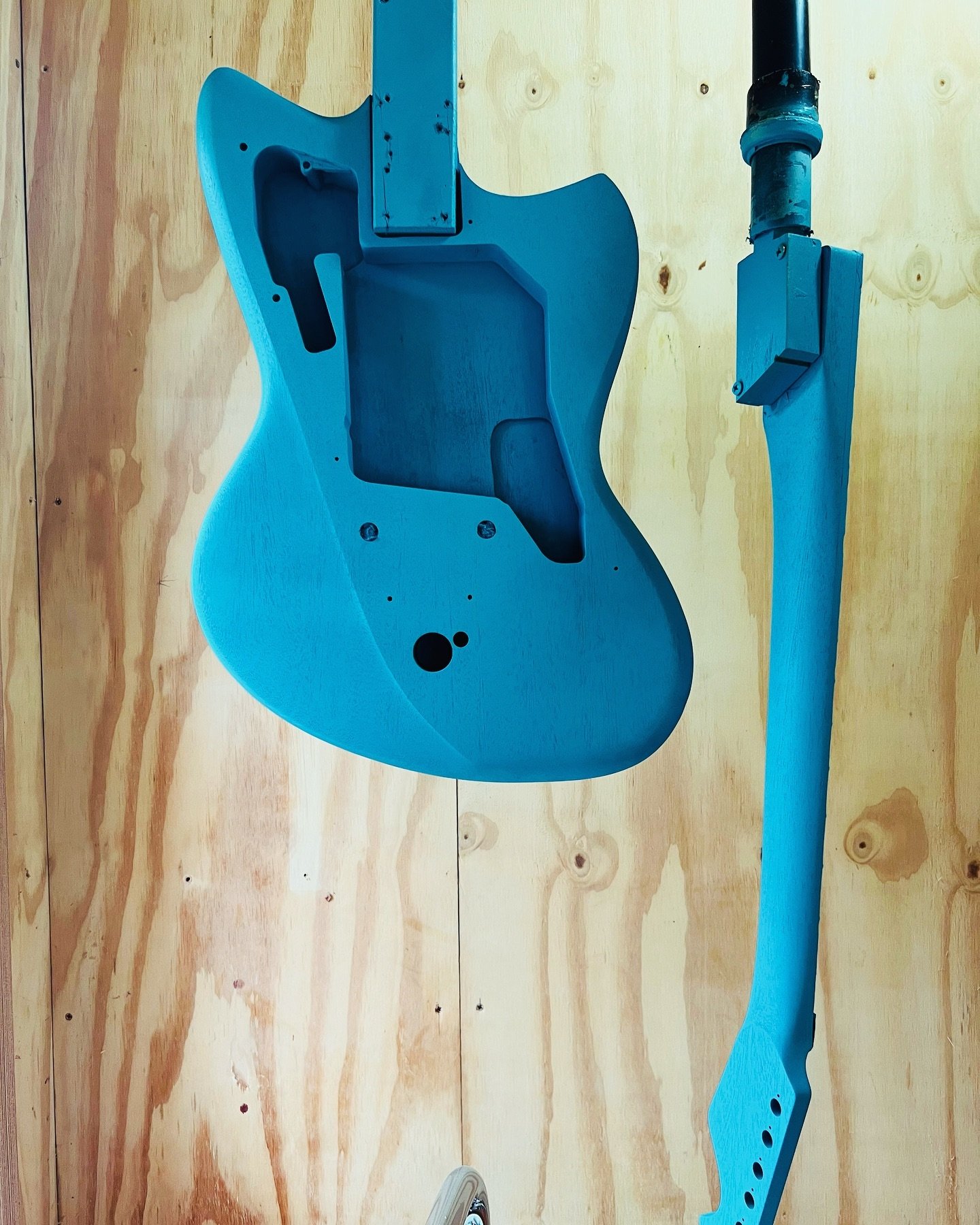 Lovely Cyan base coat on this open grained finish Spellbinder Custom with matching neck. This one&rsquo;s going to pop!

#highendguitars
#instaguitar 
#blueguitar 
#offsetguitars
#cyan