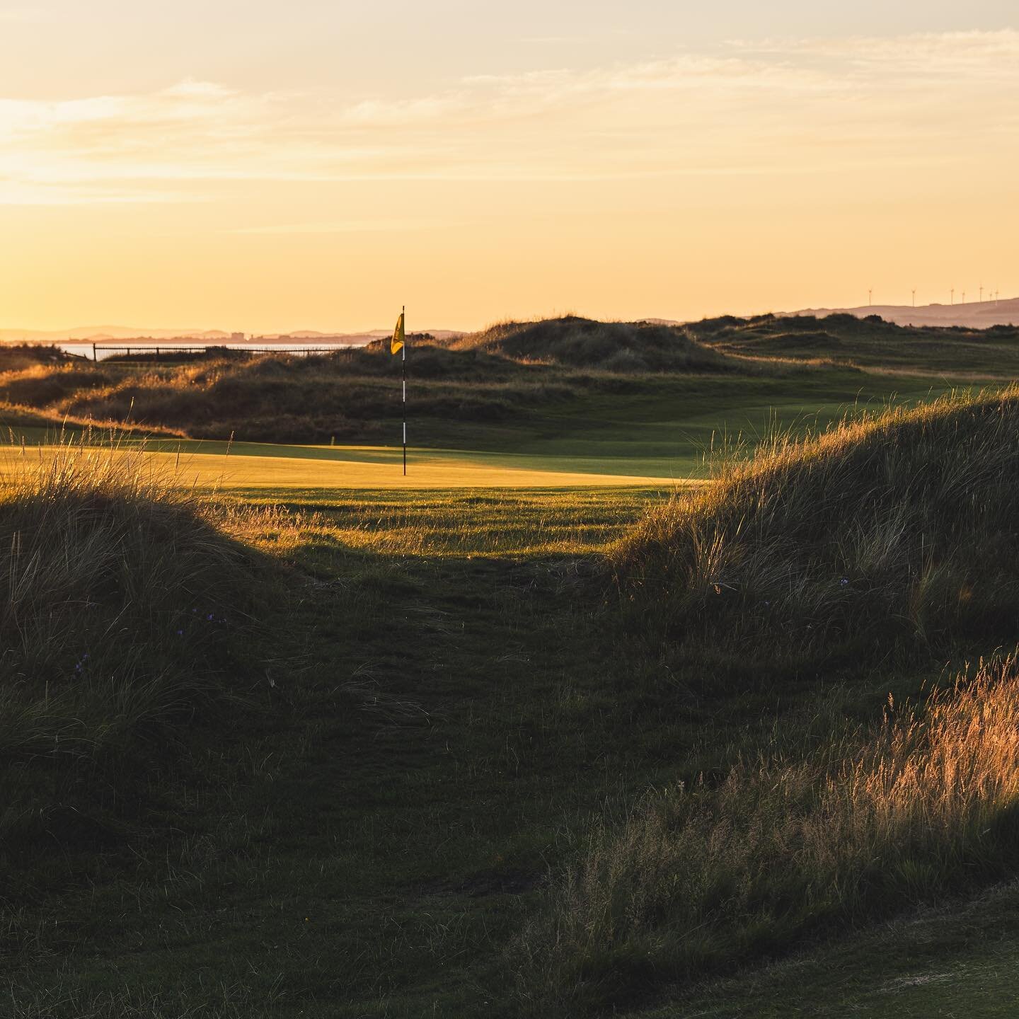 Golden hour across Scotland, or as we like to say &ldquo;Whisky skies&rdquo; 🥃😉