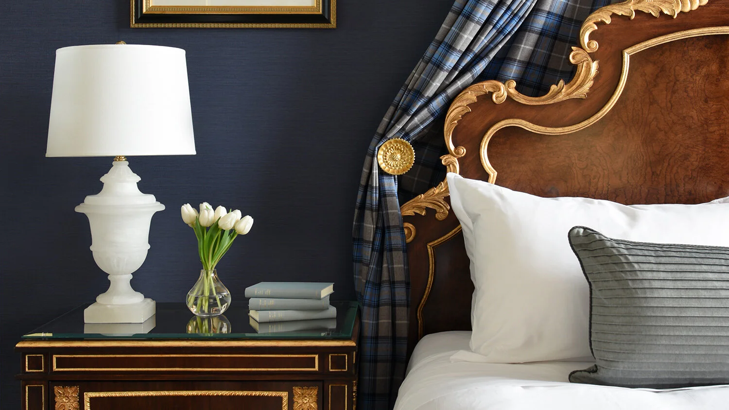 turnberry-Copy of Deluxe bedroom - detail.jpg