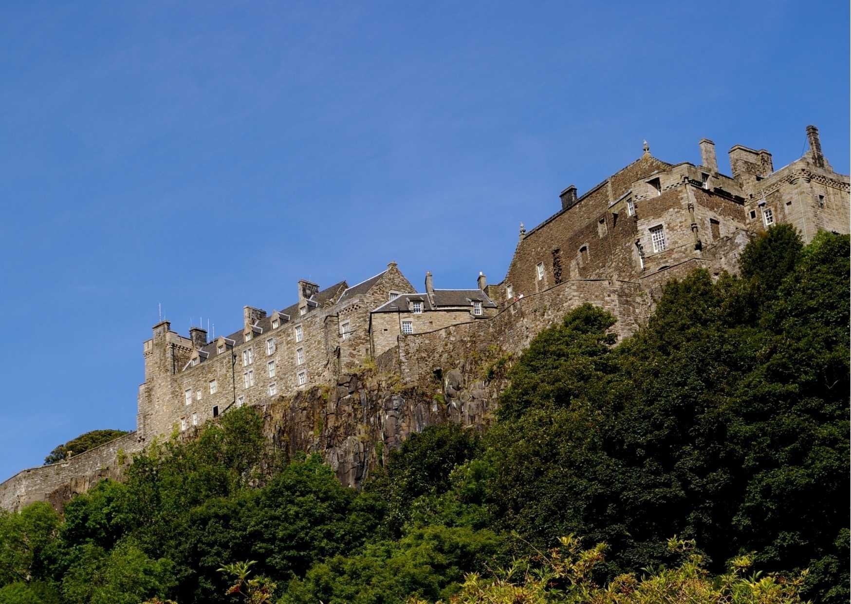 Stirling Castle, Whisky Distillery and A Loch Lomond Tour from Glasgow