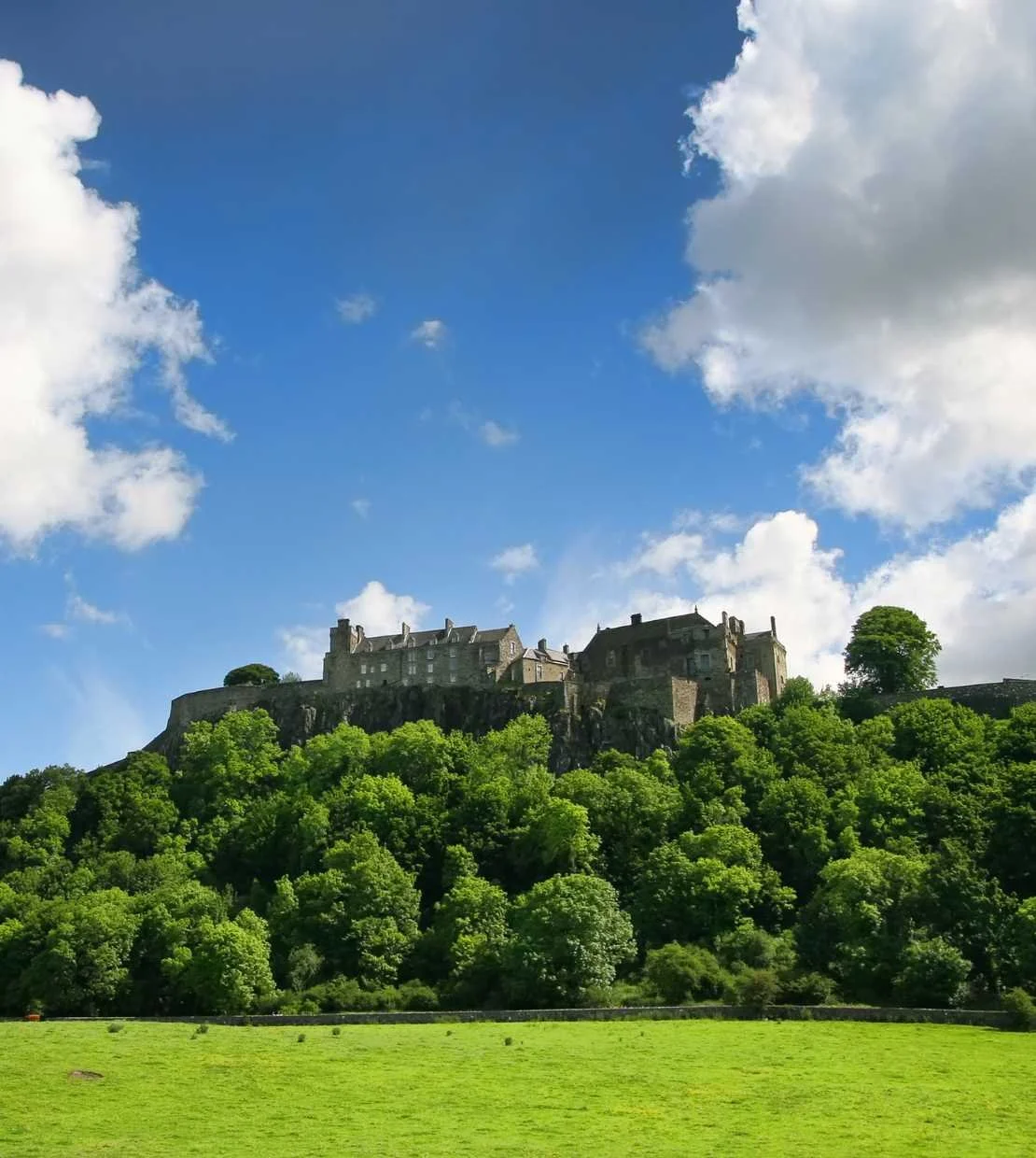 Stirling Castle: Scotland's Iconic Fortress of History and Majesty