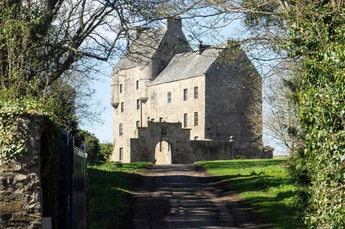 Midhope Castle, the exterior of Lallybroch in Outlander