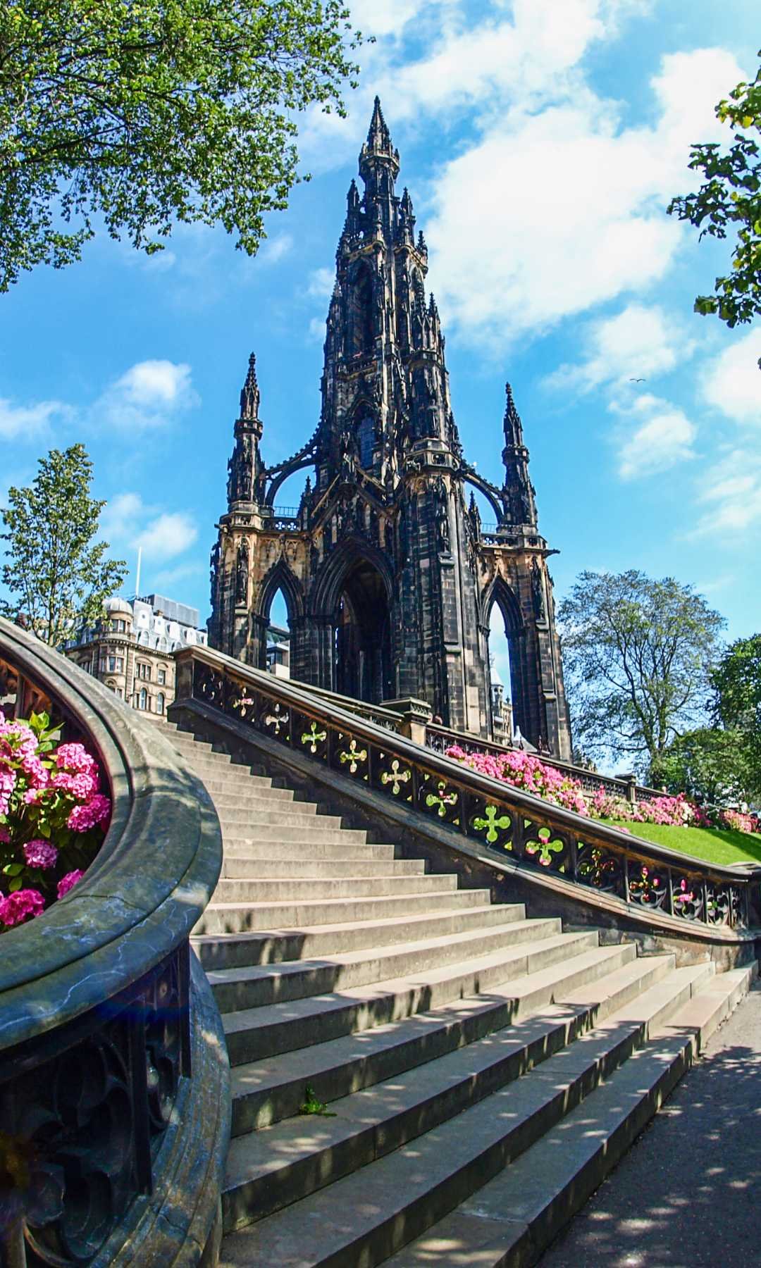 Edinburgh A Guide to Scotland's Historic Capital