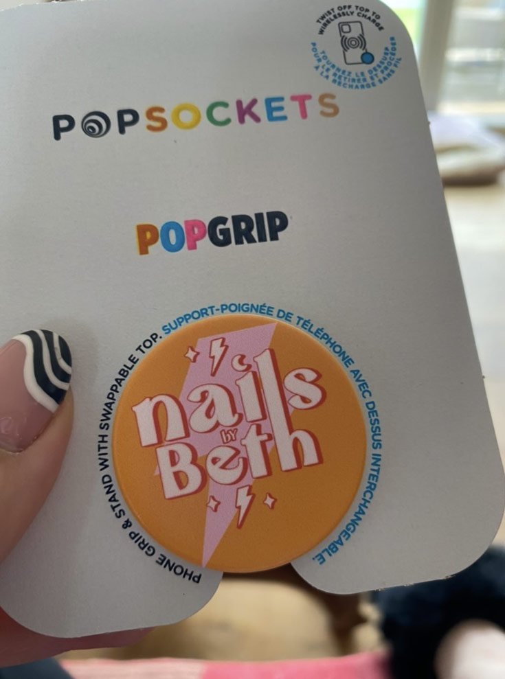 nails-by-beth-pop-socket.jpg