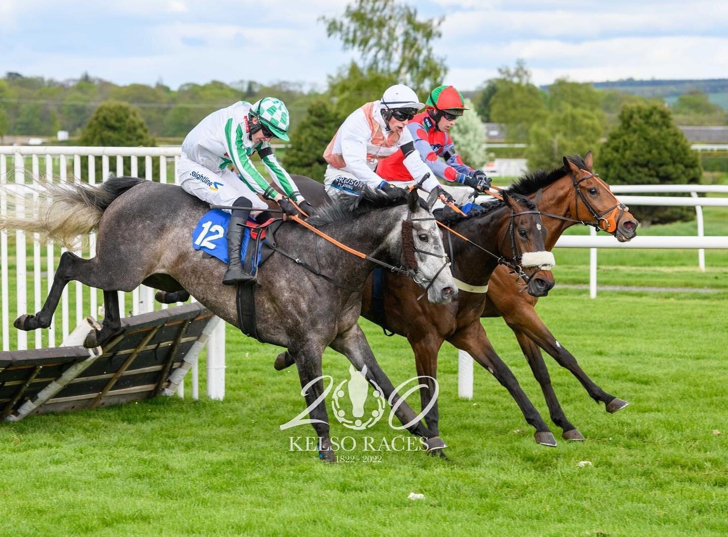Super action shot of Jimmy Rabbitte, Eloi Du Puy and Farne Island at the last from @caledoniaphoto 📸🥈