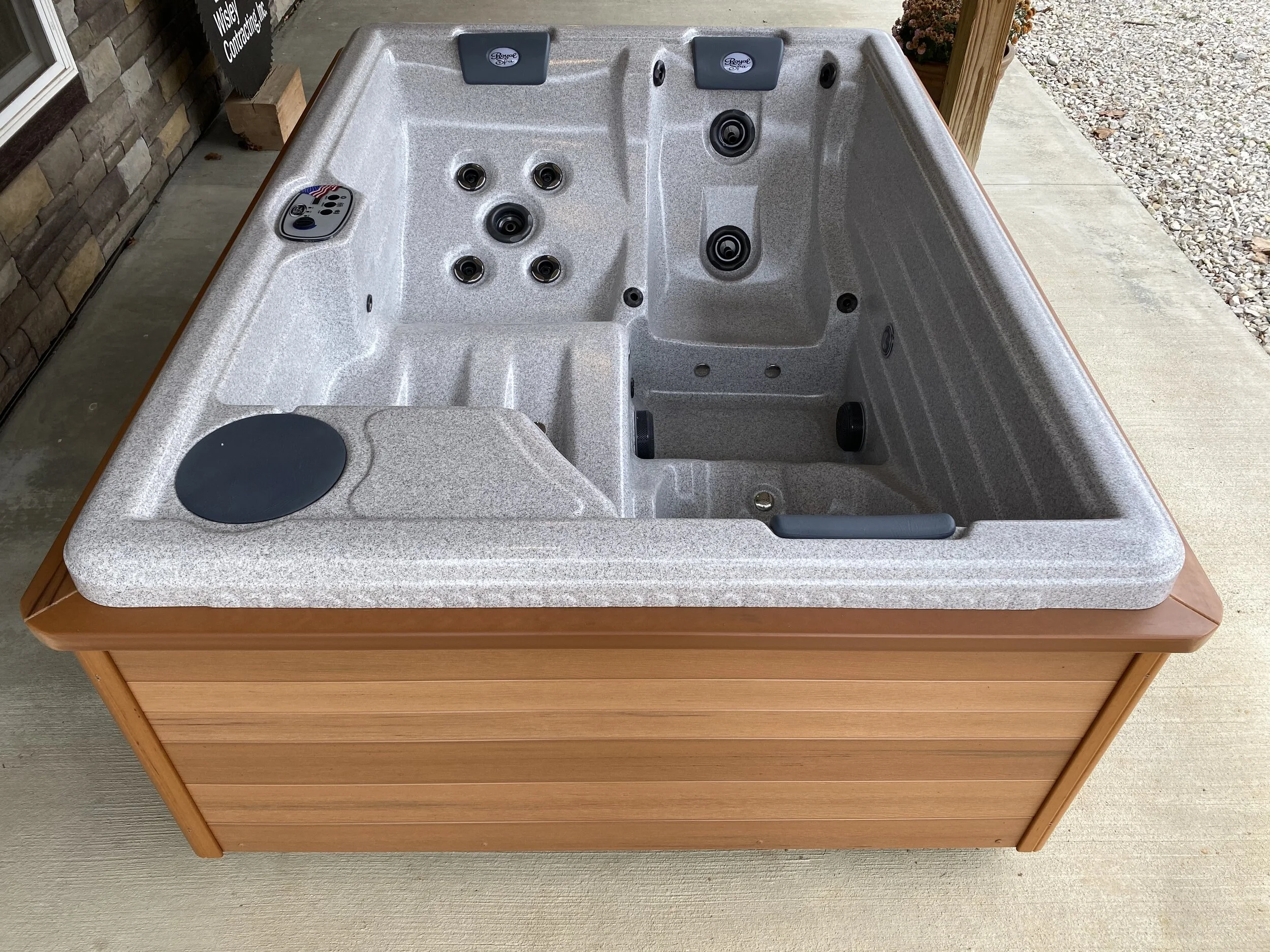 Hot Tubs — White River Royal Spa